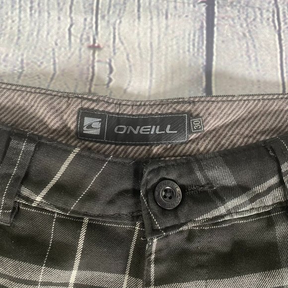 O'Neill Plaid Flat Front Bermuda Shorts Black - Picture 3 of 6